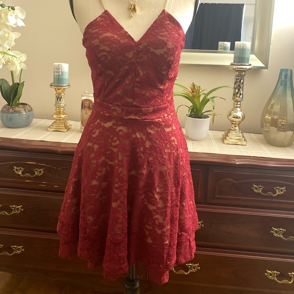 💕❤️NWOT Sexy Le chateau Lace Red dress💕☀️ - Picture 5 of 8